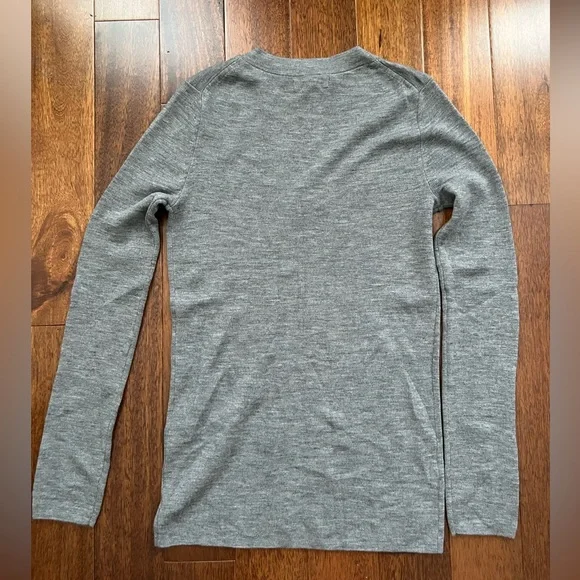 NWOT Banana Republic Grey Merino Wool Sweater - Picture 2 of 8